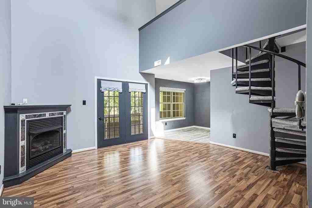 343 Tavistock - Photo 2 of 27