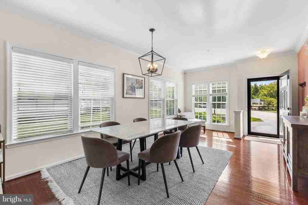1263 Derry Ln - Photo 2 of 28