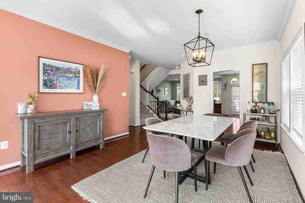 1263 Derry Ln - Photo 3 of 28