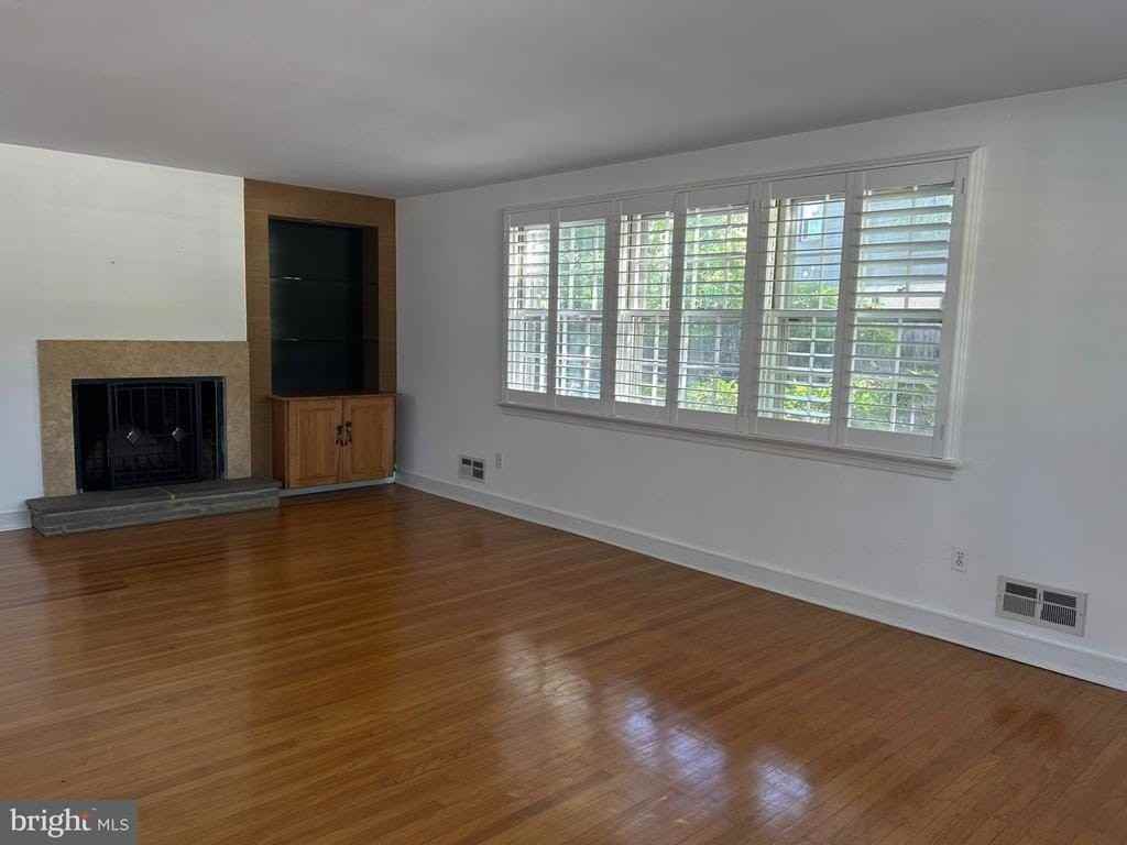 1129 W Wynnewood Rd - Photo 4 of 18