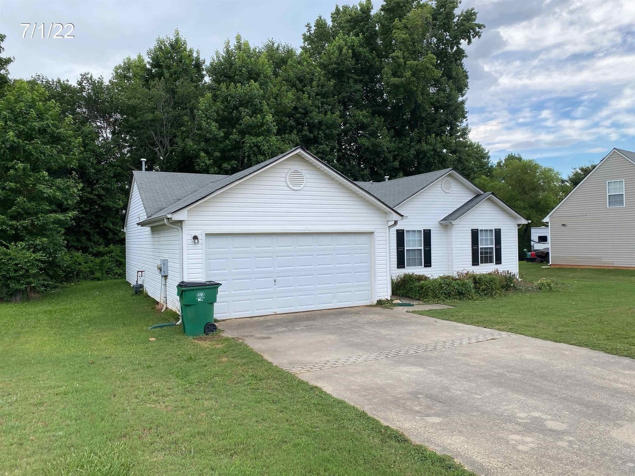 413 Shenandoah Ct - Photo 3 of 23