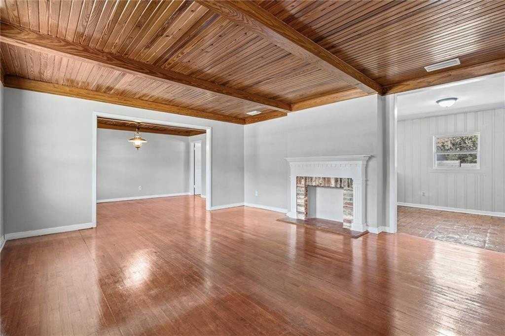 2754 Brierwood Dr - Photo 2 of 22
