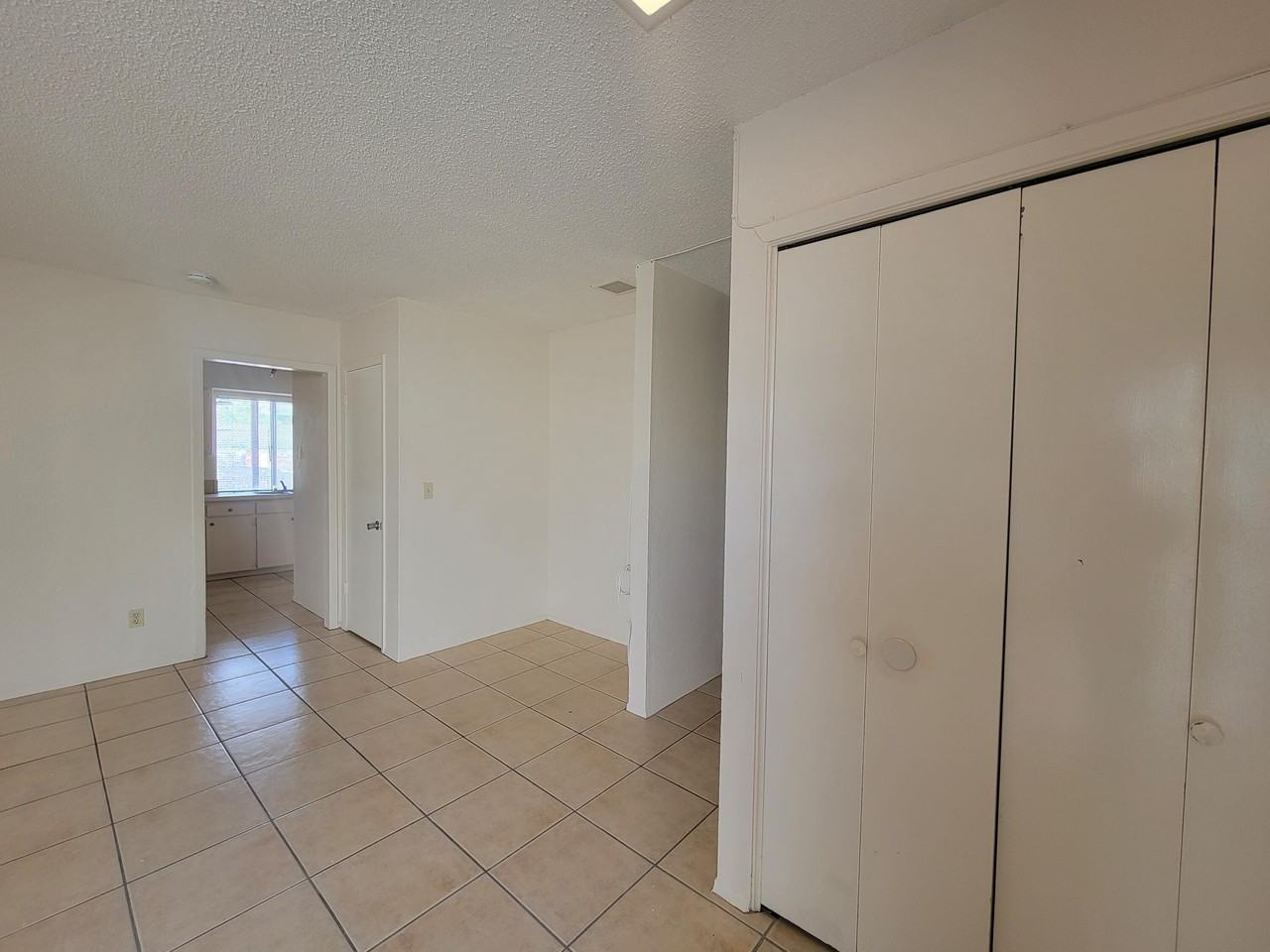 10401 Ashwood Dr - Photo 6 of 50