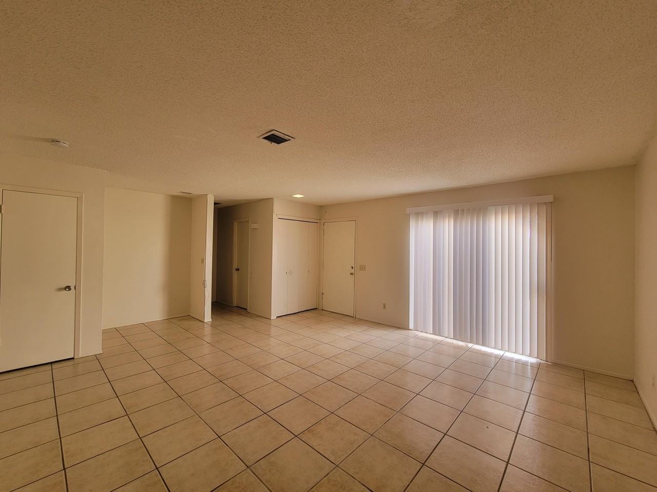 10401 Ashwood Dr - Photo 7 of 50