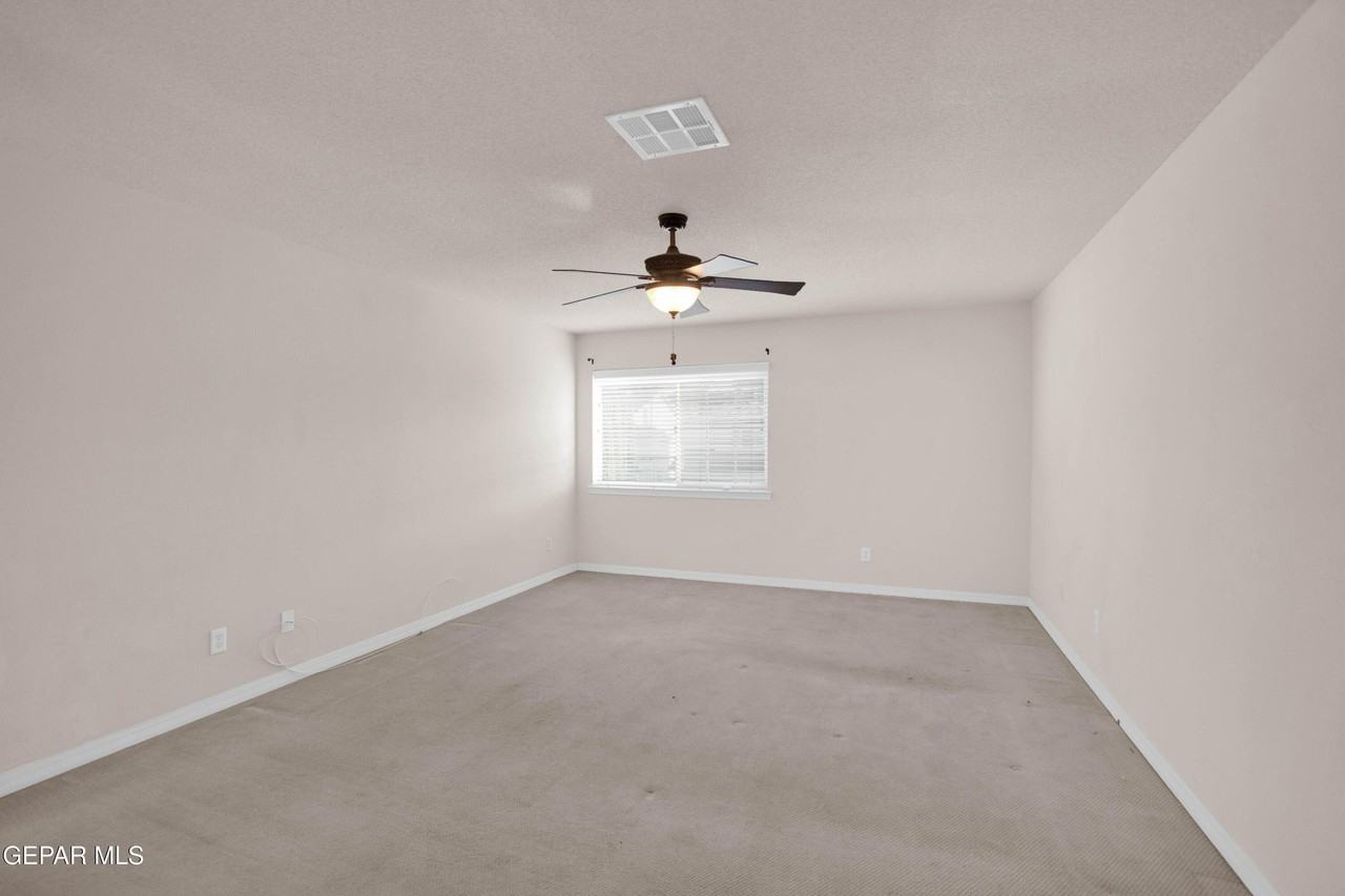 7113 Century Plant Dr - Photo 4 of 19