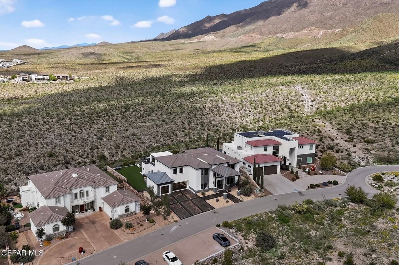 5905 Ojo De Agua Dr - Photo 4 of 50
