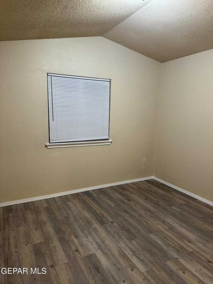 4116 Tierra Bronce Dr - Photo 2 of 22