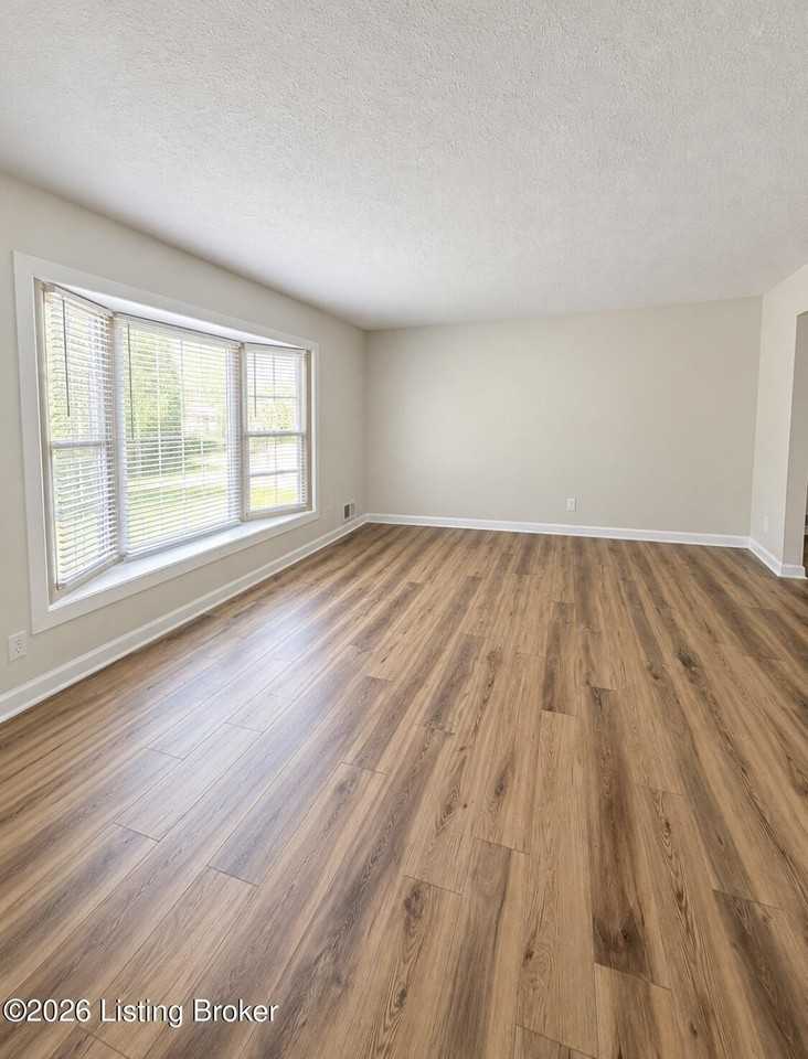 3309 Enridge Dr - Photo 3 of 8