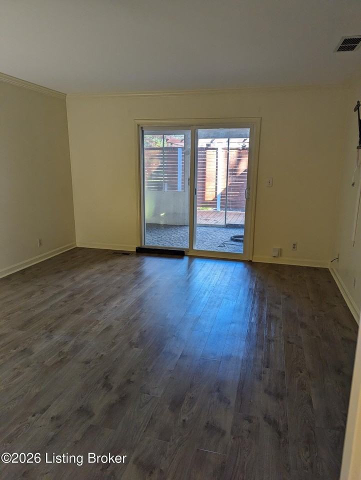 7605 New La Grange Rd - Photo 4 of 21