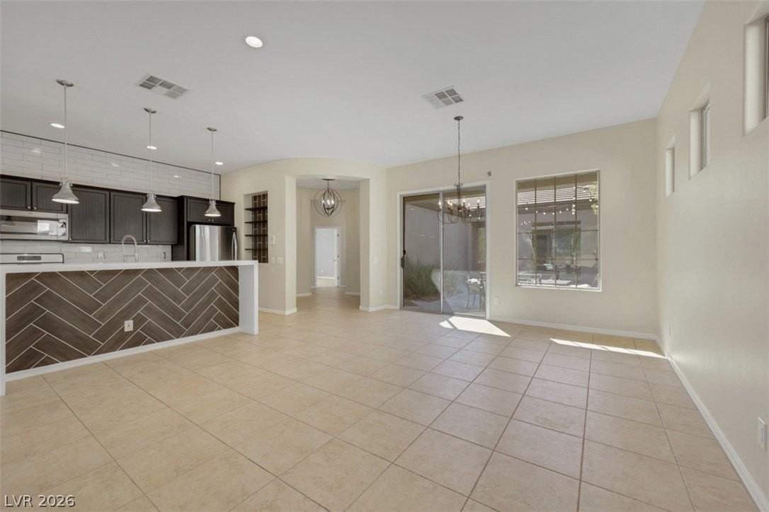 6 Weston Hills Rd - Photo 3 of 18