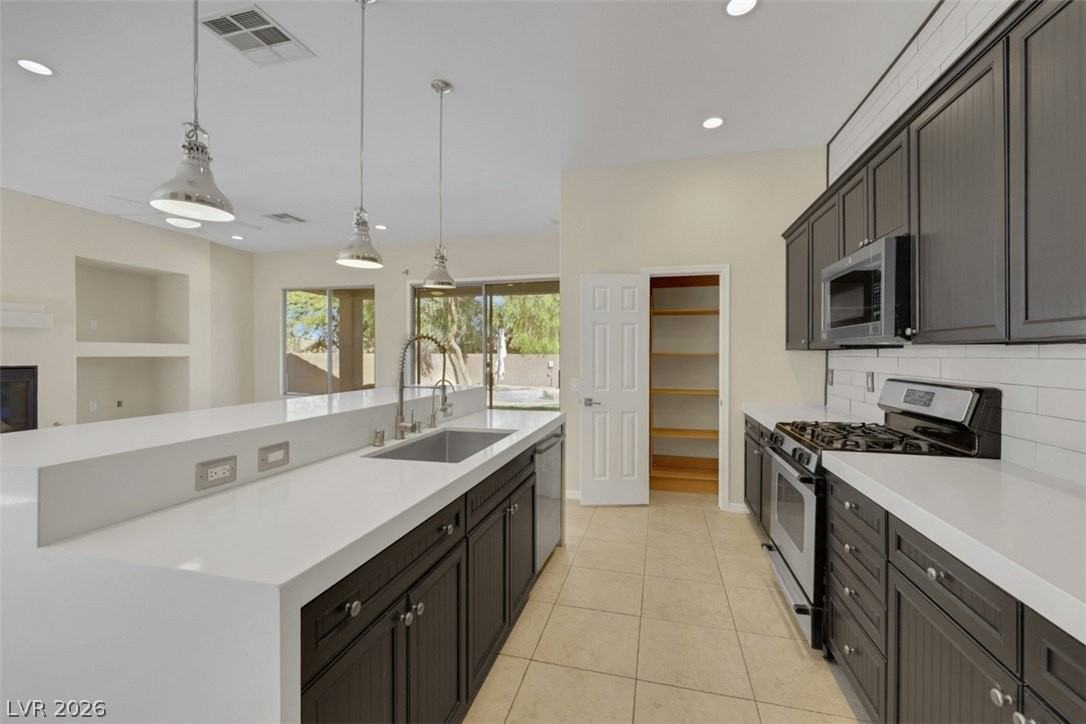 6 Weston Hills Rd - Photo 4 of 18