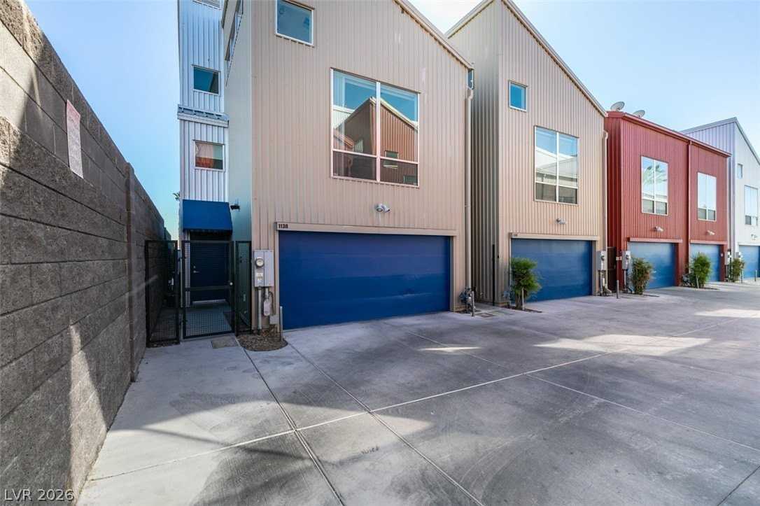 1130 E Carson Ave - Photo 2 of 47
