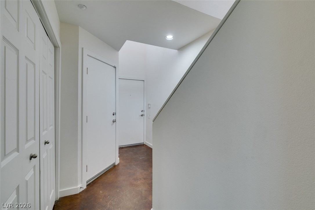 1130 E Carson Ave - Photo 5 of 47