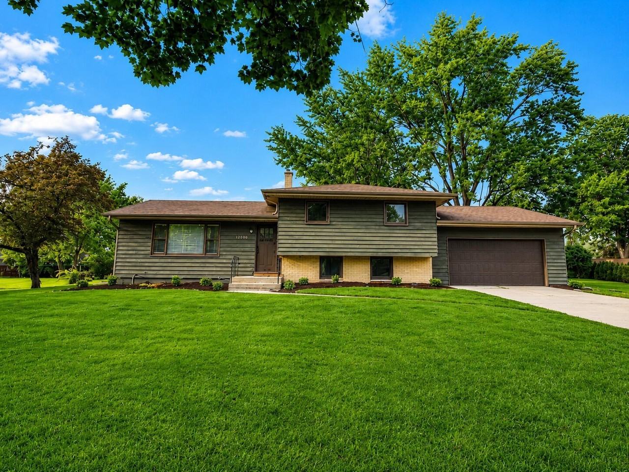 12000 N Oakwood Dr - Photo 3 of 30