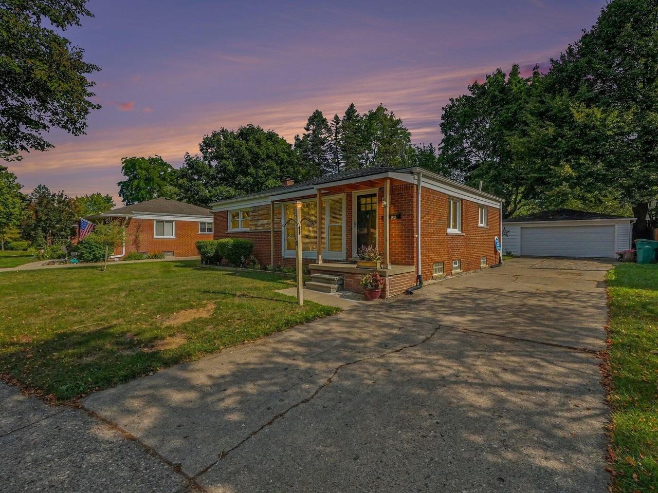 138 Pleasant Ridge Dr - Photo 3 of 20