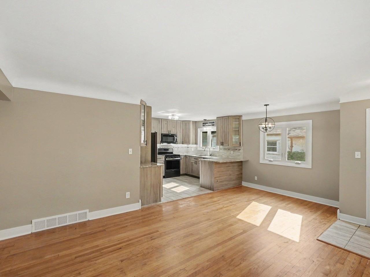 138 Pleasant Ridge Dr - Photo 6 of 20