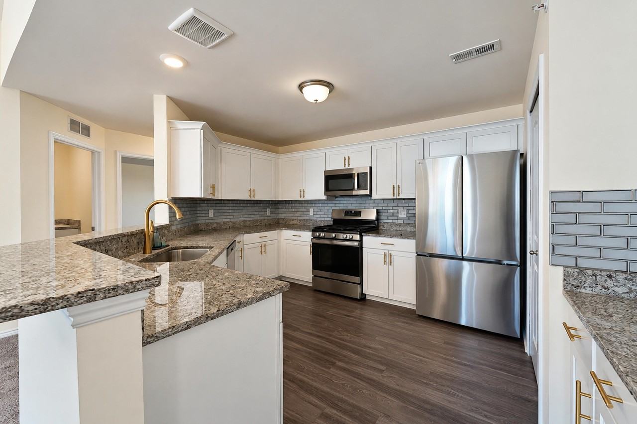 45694 Aragon Ln - Photo 5 of 30