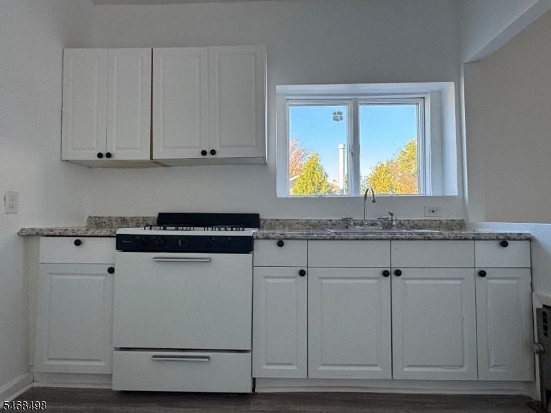 61 Montgomery St #4 - Photo 2 of 6