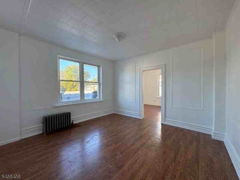 61 Montgomery St #4 - Photo 4 of 6