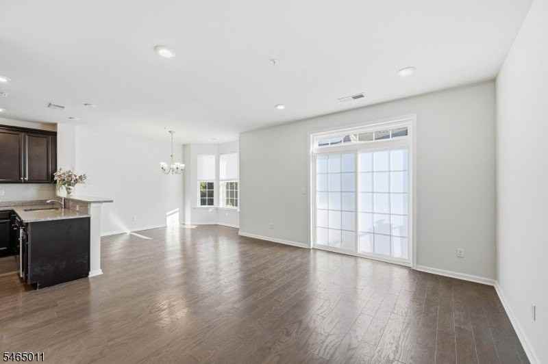 1424 Hudson Cir - Photo 3 of 29
