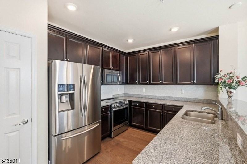 1424 Hudson Cir - Photo 7 of 29