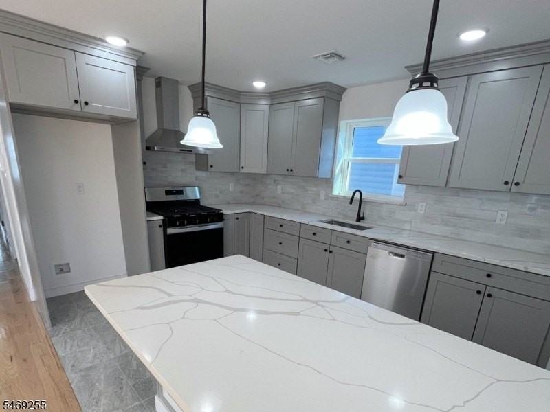 303 Chilton St #2 - Photo 3 of 18