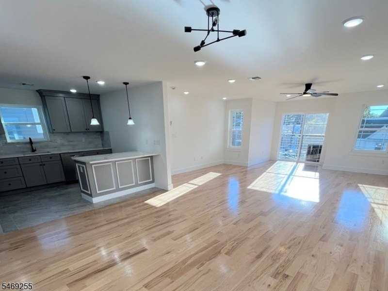 303 Chilton St #2 - Photo 4 of 18