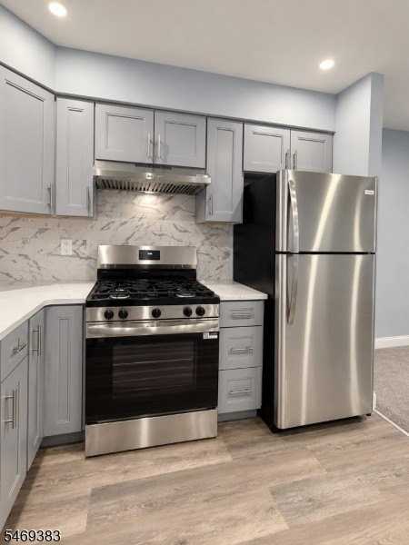 1124 Waterford Dr - Photo 4 of 11
