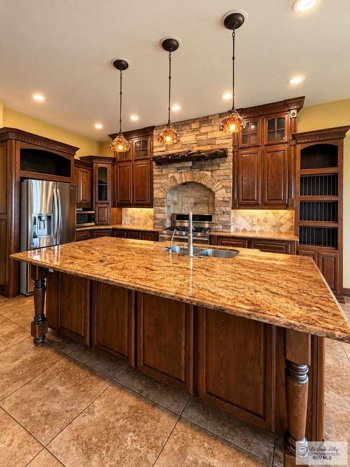 16895 Rio Red - Photo 2 of 17