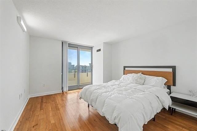 526 Pacific Ave #605 - Photo 5 of 29