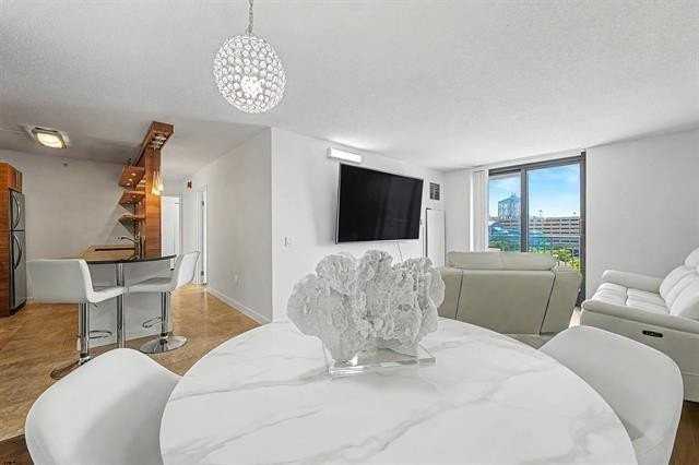 526 Pacific Ave #605 - Photo 7 of 29