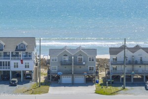 featured image of 3994 Island Dr