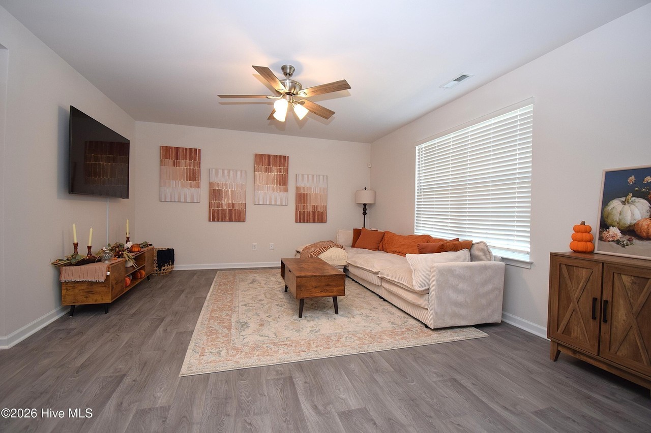 4125 Laurel Ridge Dr #E - Photo 3 of 18