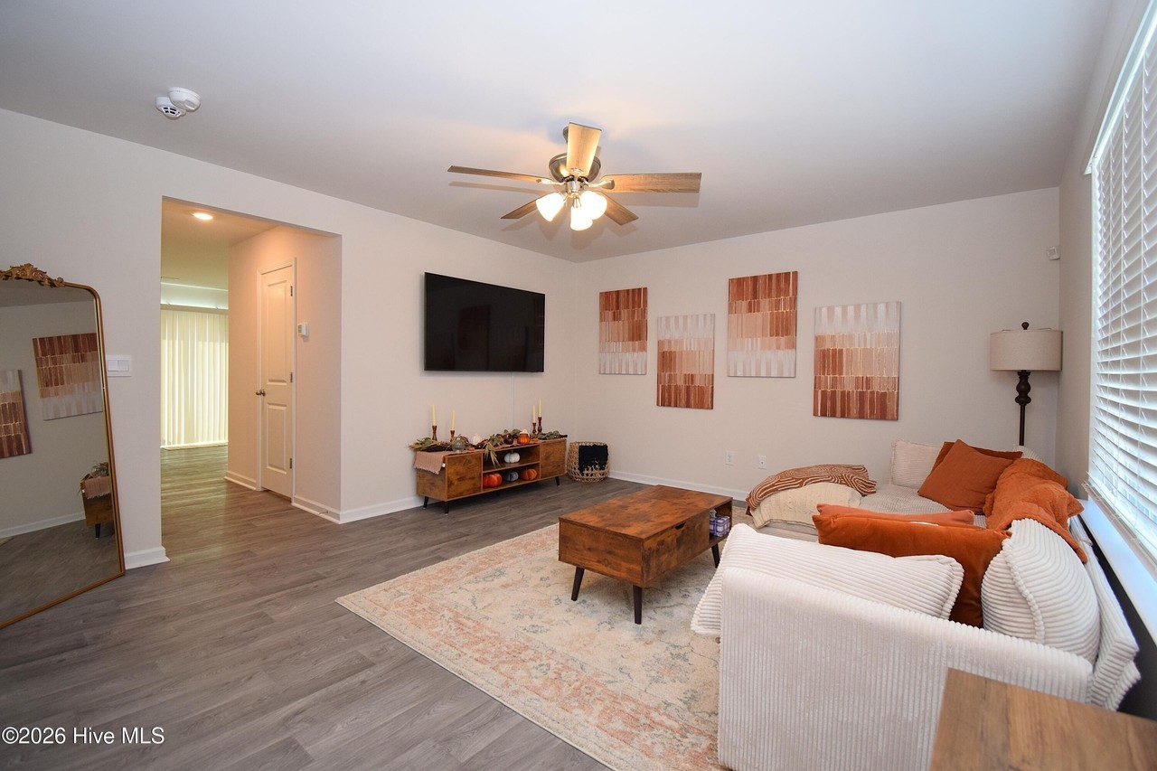 4125 Laurel Ridge Dr #E - Photo 4 of 18