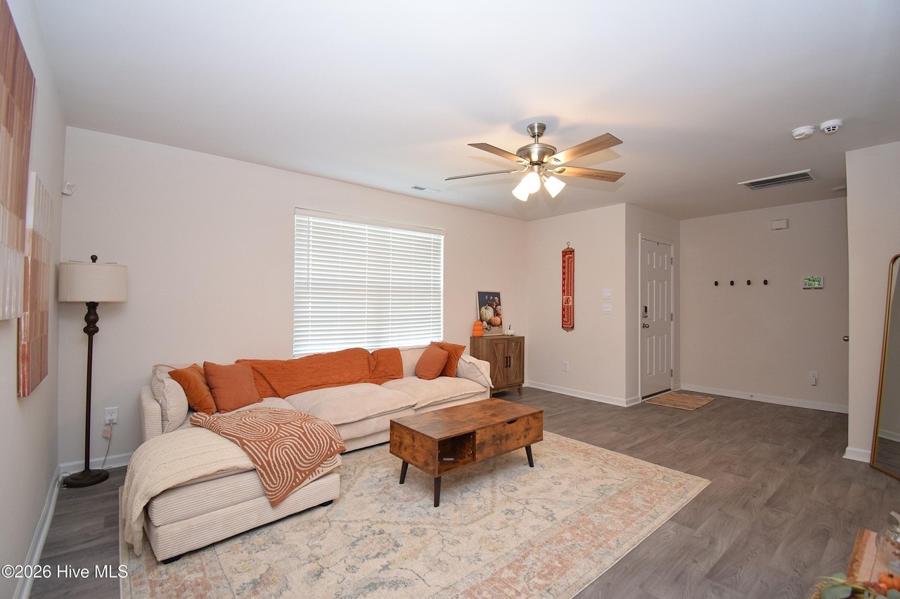 4125 Laurel Ridge Dr #E - Photo 5 of 18