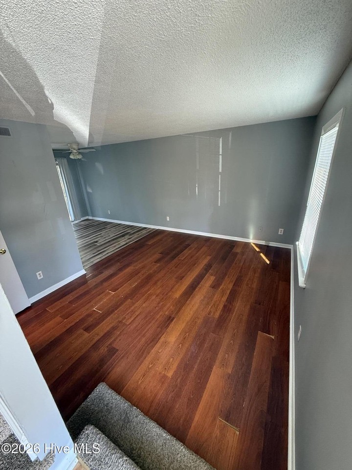 906 Verdant Dr #B - Photo 2 of 13