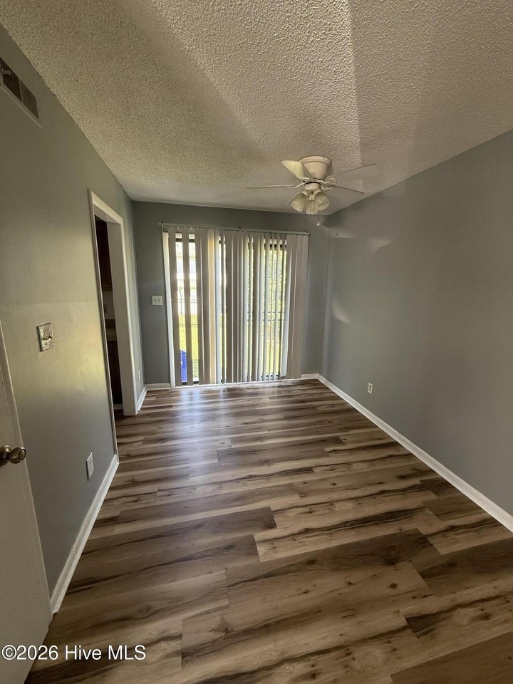 906 Verdant Dr #B - Photo 4 of 13