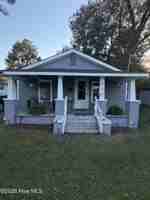 featured image of 803 W Noble St