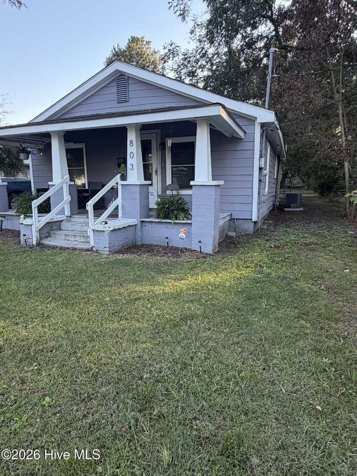 803 W Noble St - Photo 2 of 9