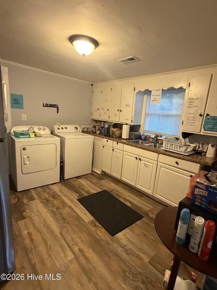 803 W Noble St - Photo 5 of 9