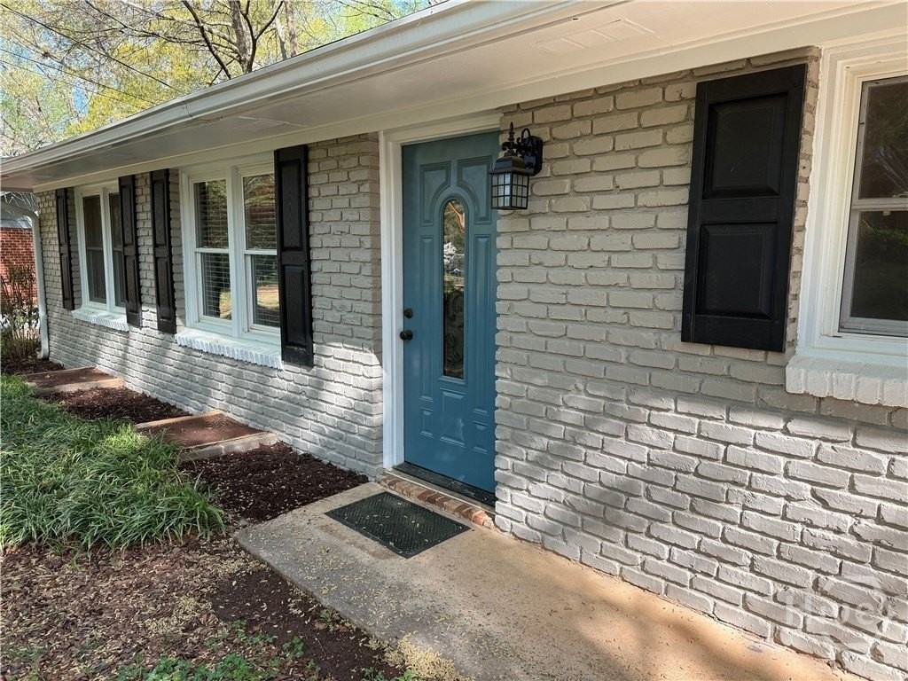 120 Habersham Dr - Photo 3 of 32