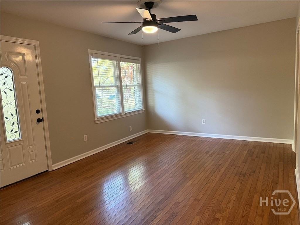 120 Habersham Dr - Photo 4 of 32
