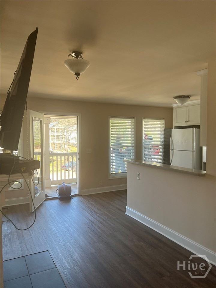140 Strickland Ave - Photo 3 of 20