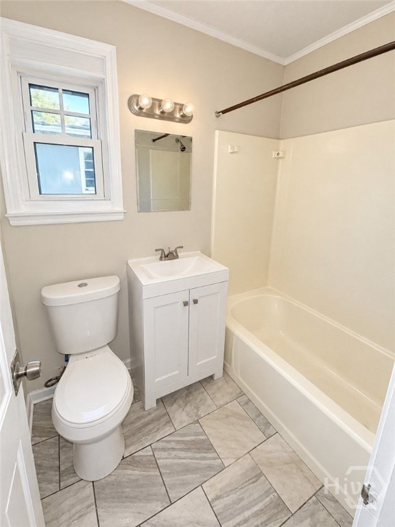 1318 E 53rd St - Photo 5 of 10