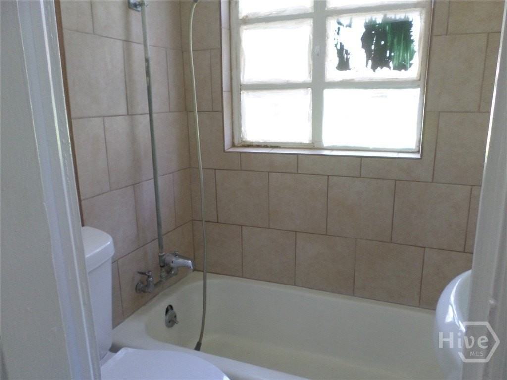 807 Crosby St - Photo 7 of 10
