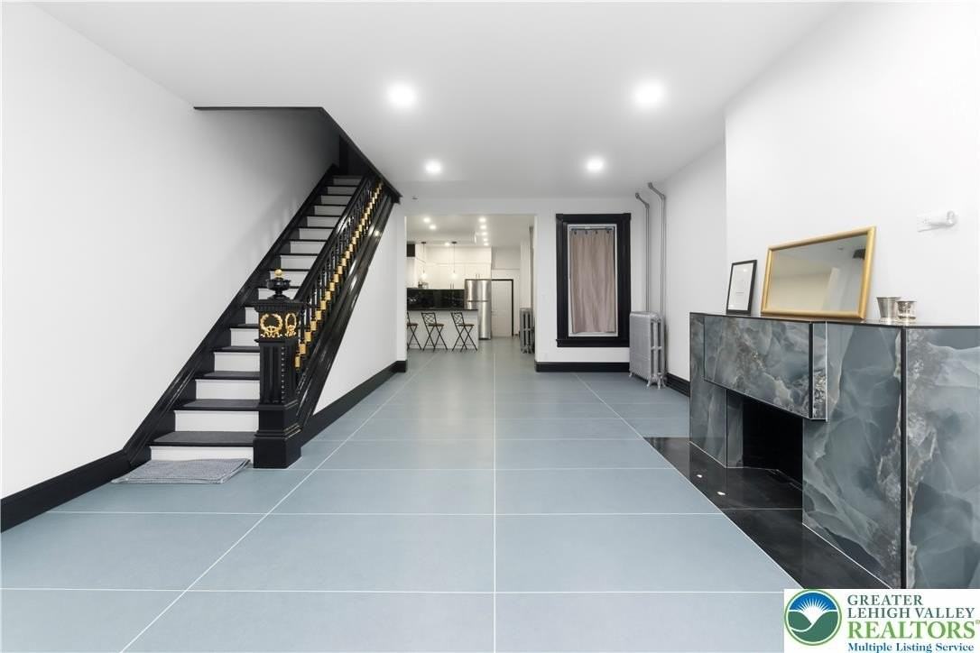 1341 Chew St - Photo 2 of 50