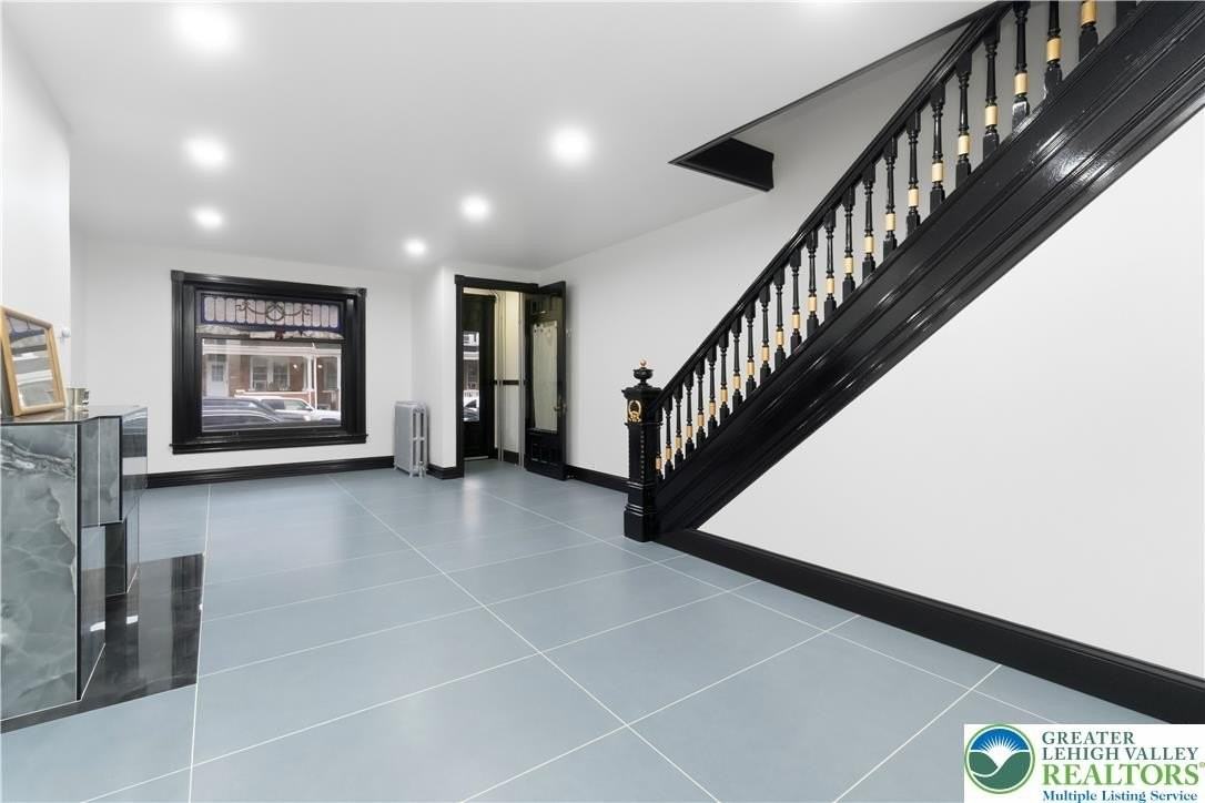 1341 Chew St - Photo 5 of 50