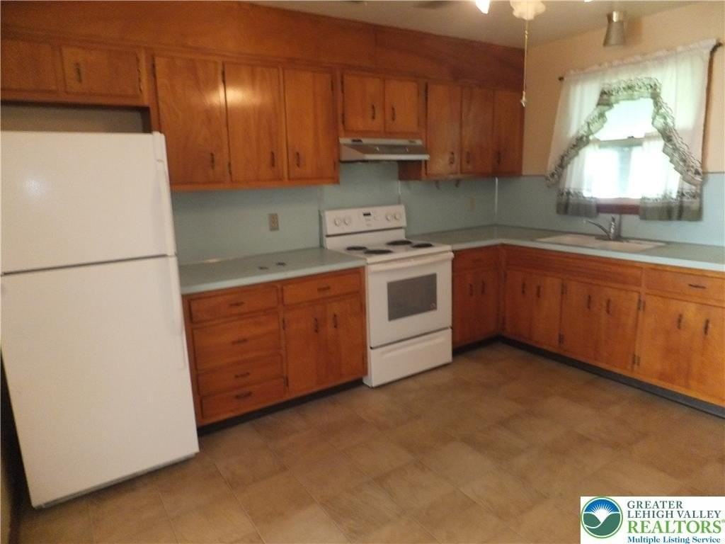 3315 Melrose Ln - Photo 4 of 13