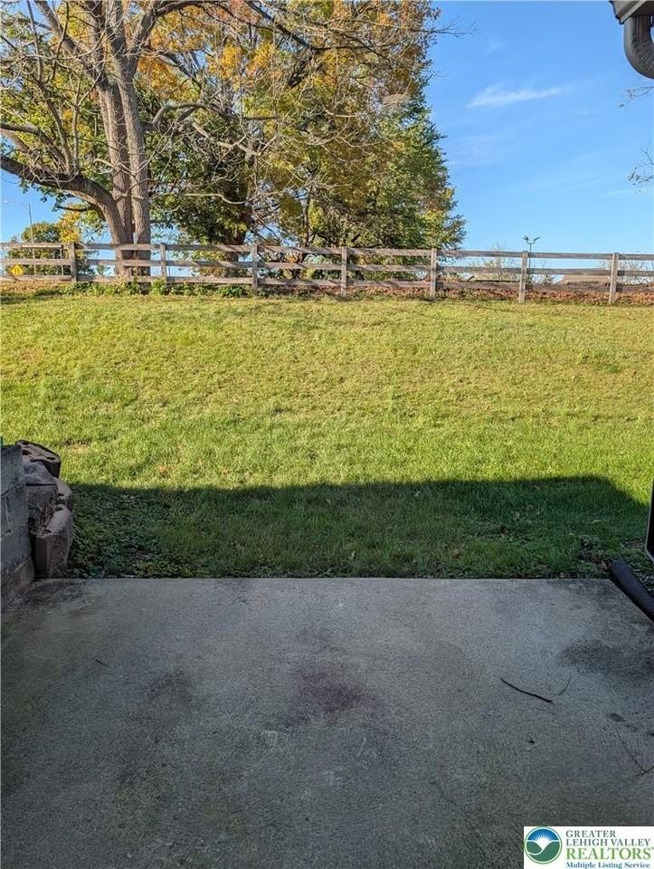 1017 Devonshire Rd - Photo 2 of 15