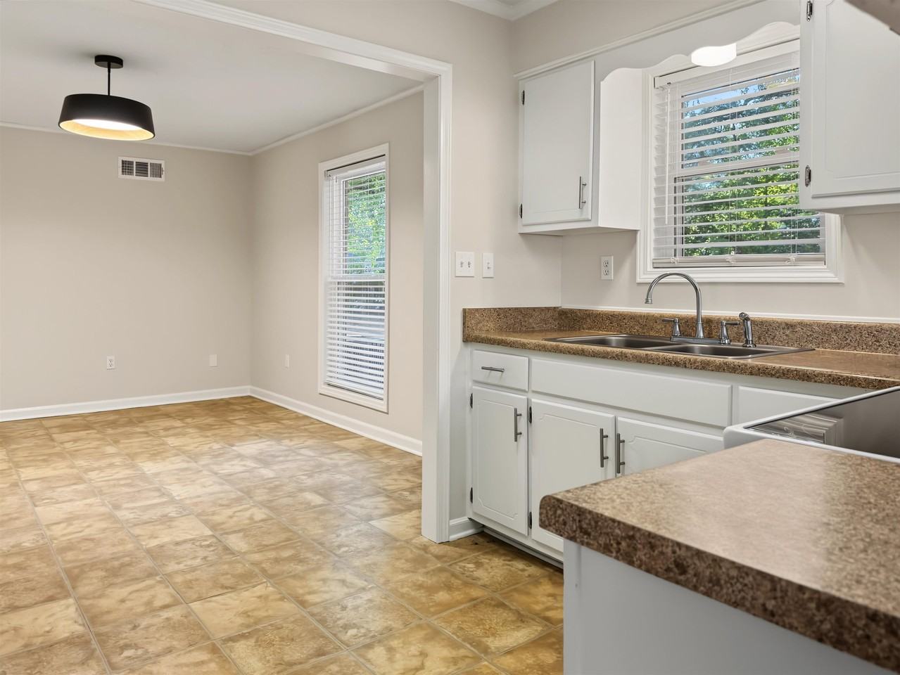 1019 Greencliff Rd - Photo 7 of 20